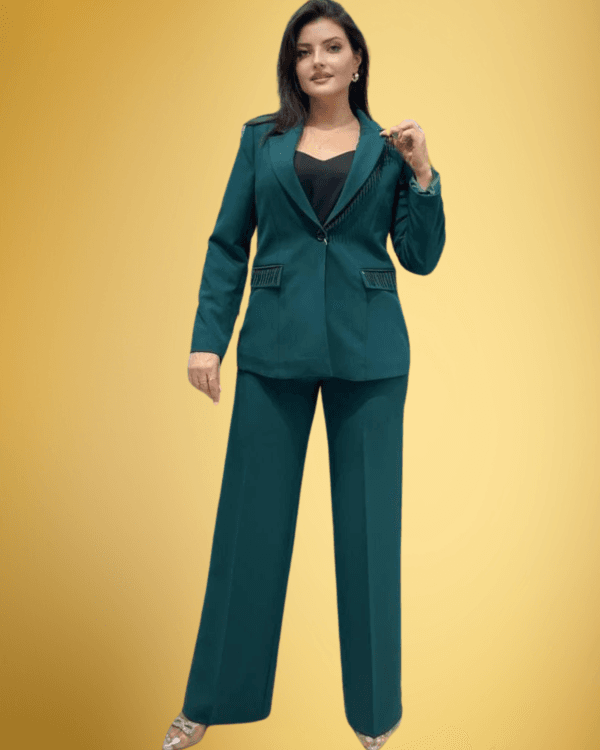Tailleur Pantalon Femme – Élégance Structurée en Vert Émeraude