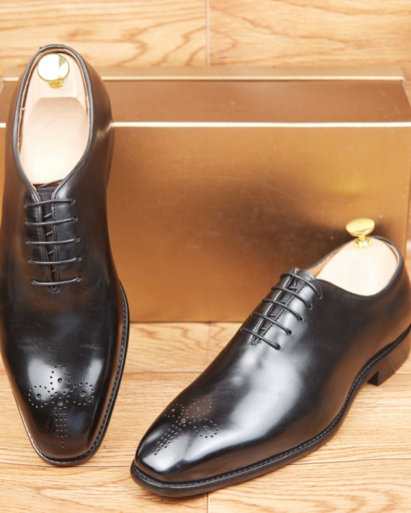 Richelieus Milano Noir – Cuir Lisse Perforé Élégance Brogue