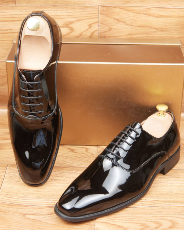 Derbies Vernis Noir Impérial – Cuir Brillant Luxe